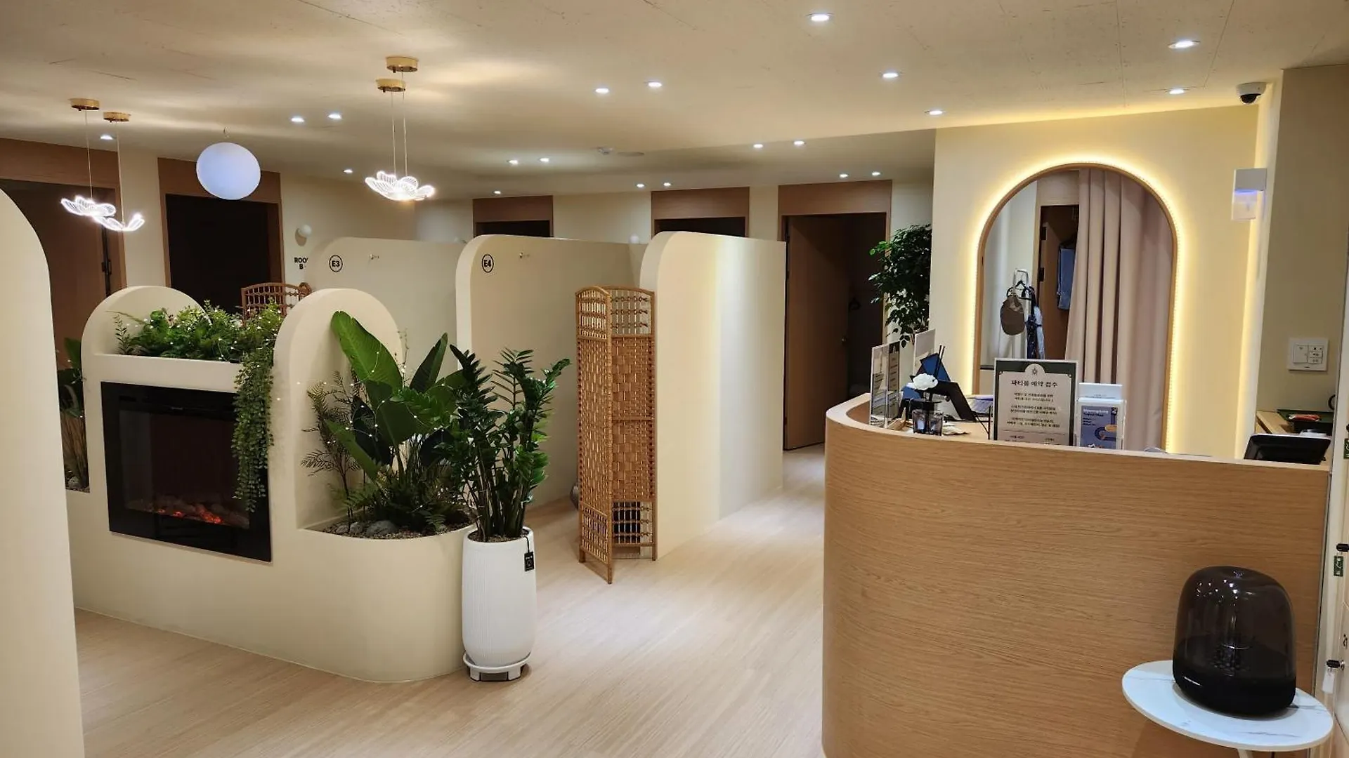 Myeongdong Hostel Zamshh - Female Only Seoul