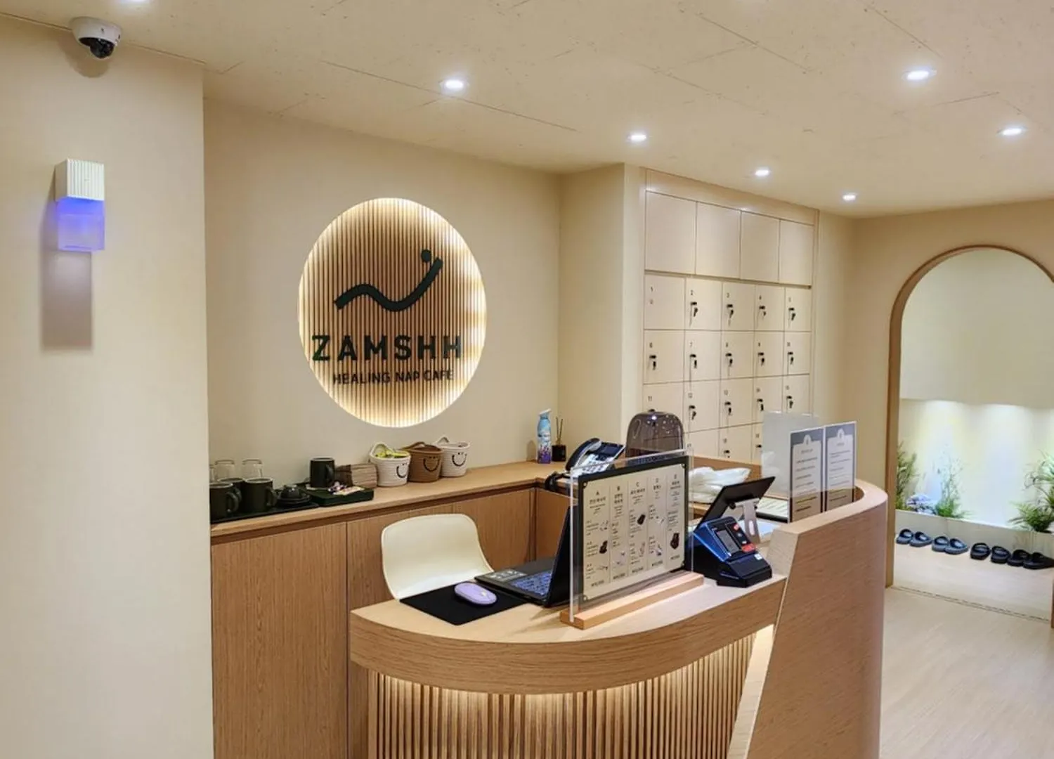 Myeongdong Hostel Zamshh - Female Only Seoul