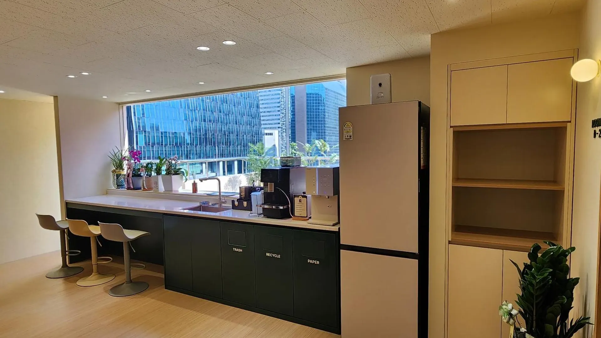 Myeongdong Hostel Zamshh - Female Only Soul